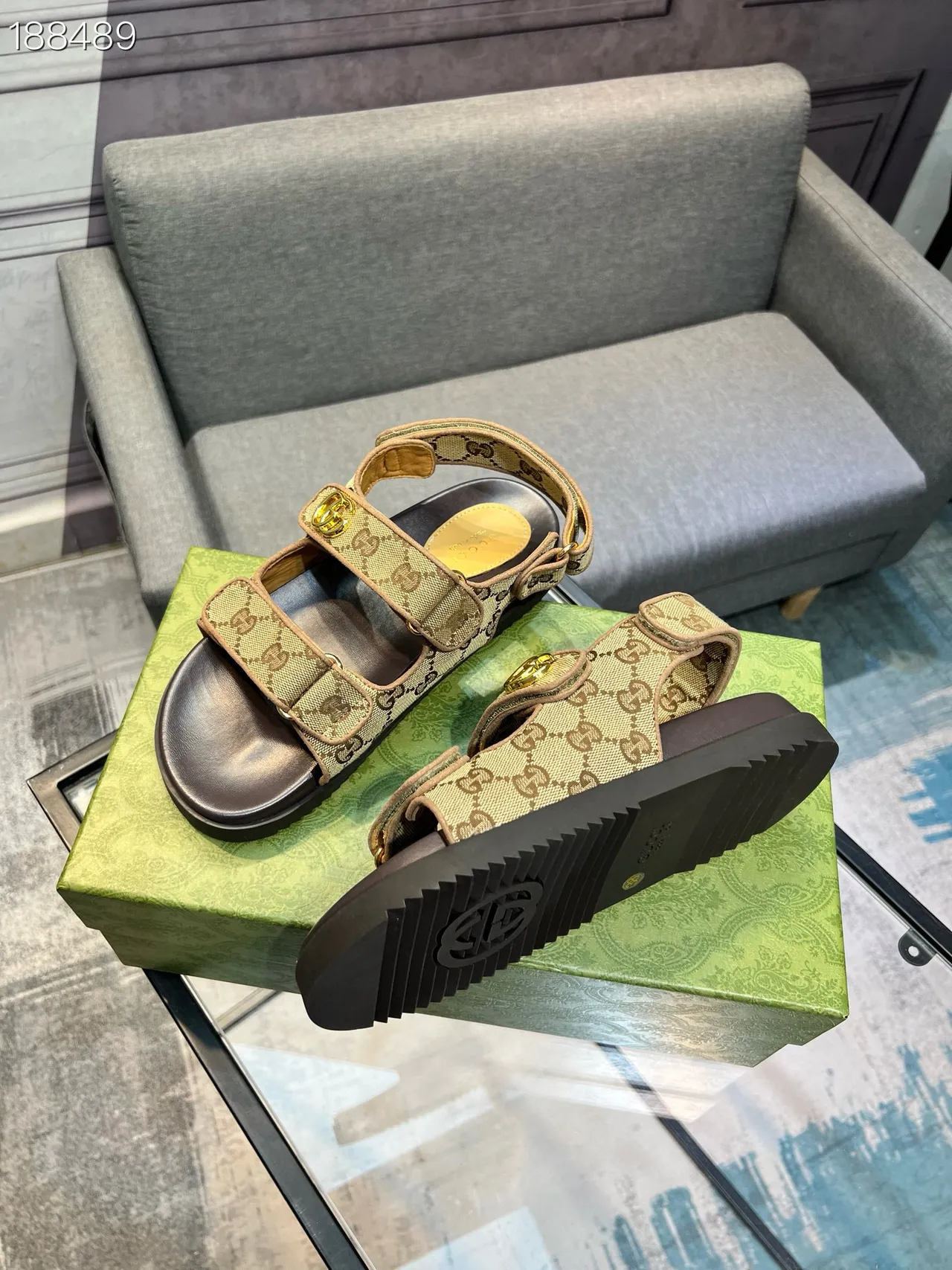 Sandalias casuales Gucci Screener beige GG Monogram lona y cuero marrón 6