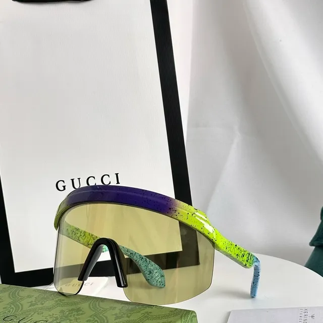 Gucci Screener Glossy Black Shield Wraparound Sunglasses 8