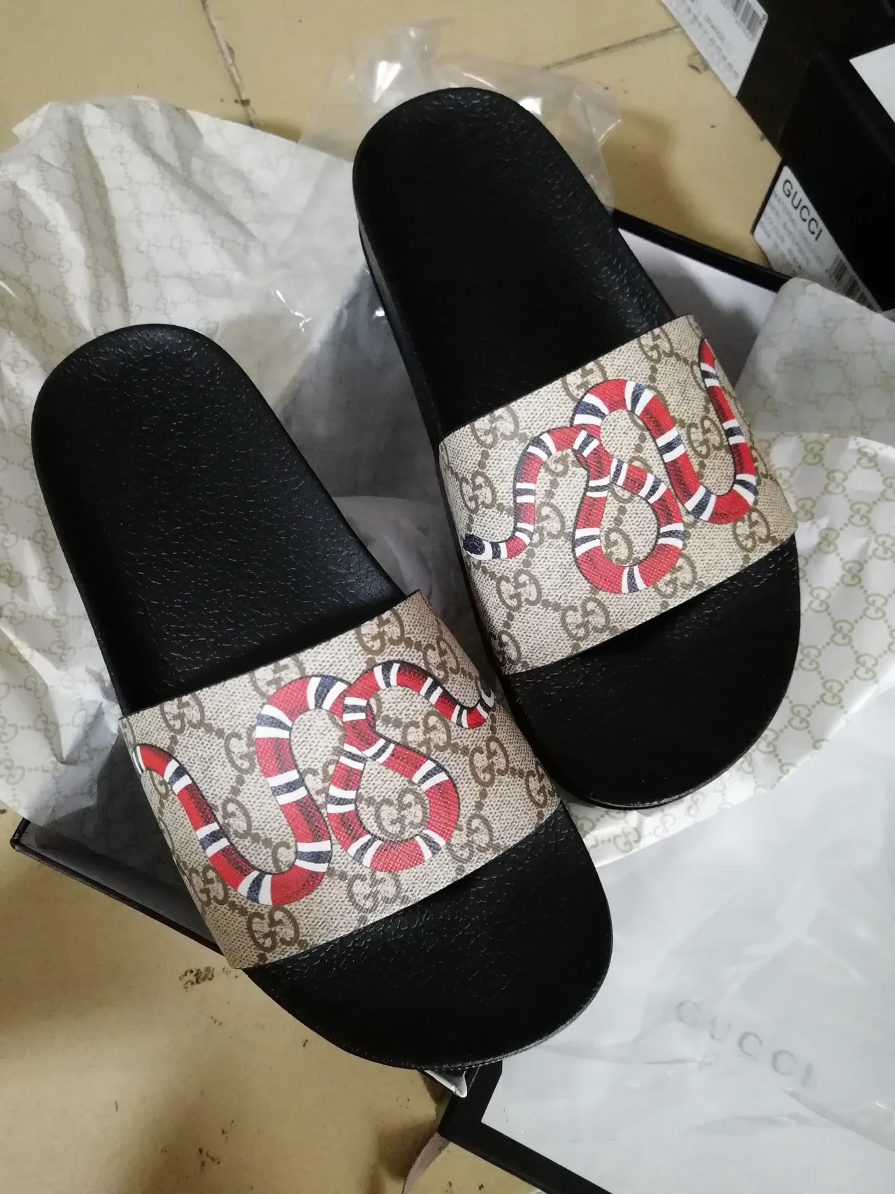 Gucci Screener Kingsnake Print Beige Noir Pantoufles 4