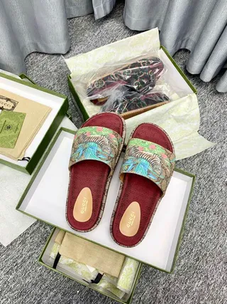Gucci Screener Multicolor Red Embroidered Tiger-and-Peacock Motif GG Monogram Canvas Strap Slippers 2