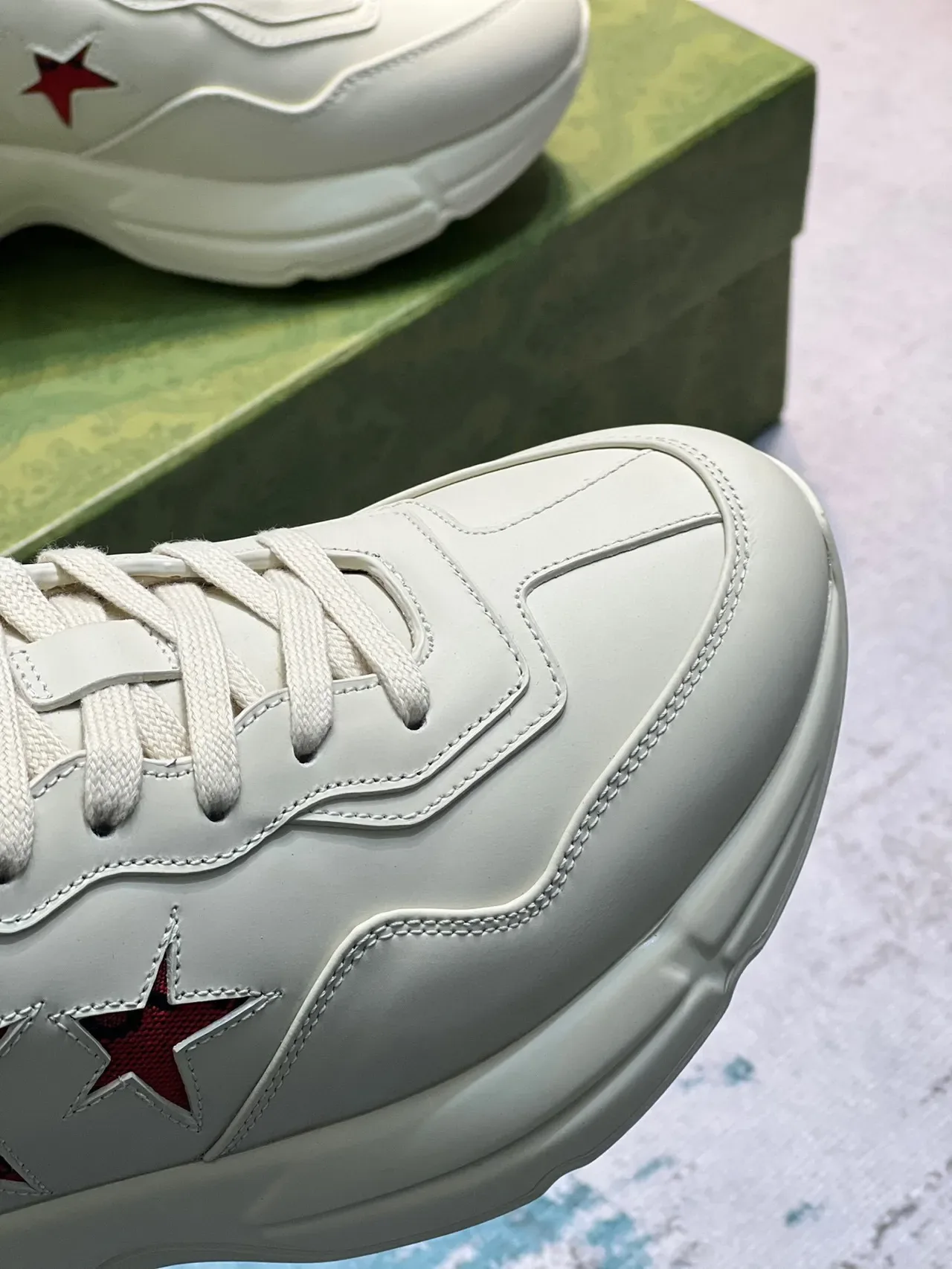 Gucci Screener Star Appliqué Off-White sneakers lifestyle 3