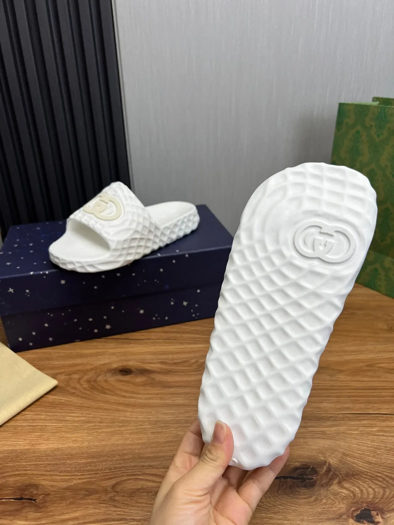 Gucci Screener White Quilted Strap Slippers 9