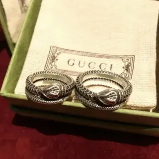 خاتم Gucci Serpenti موتيف الثعبان الملفوف الفضي