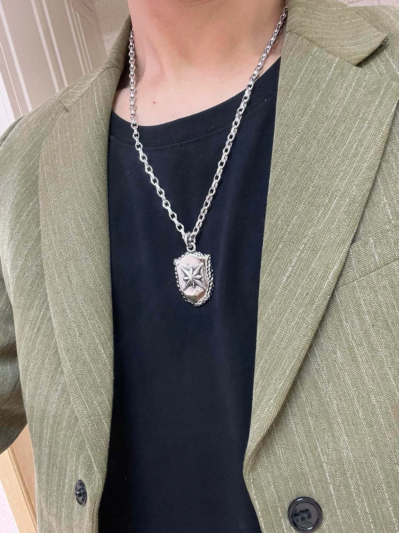 Gucci Shield Compass Rose Pendant Necklace 3