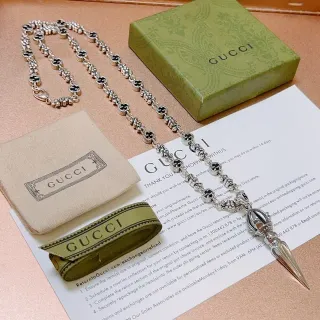 Gucci सلسلة فضية سوداء معدنية مينا زهورية