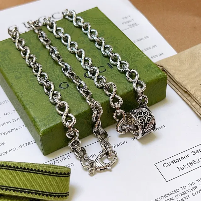 Gucci Silver Green Interlocking G Pendant Figural Link Chain Necklace 4