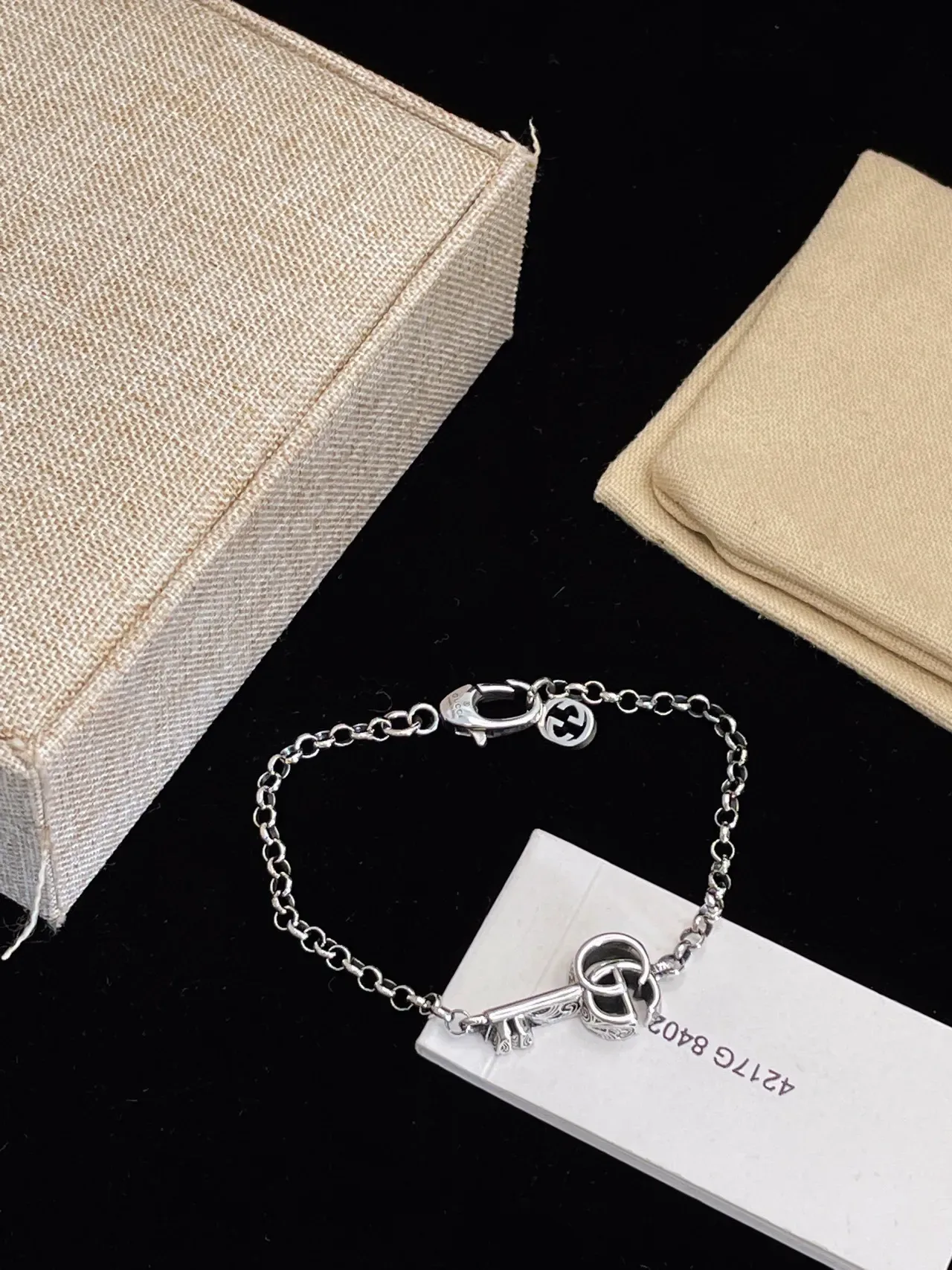 Gucci Silver Red Chain Key-Shaped Pendant Bracelet 3