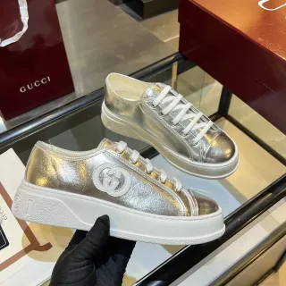 Gucci حذاء رياضي منصة جلد فضي أبيض معدني أسلوب حياة