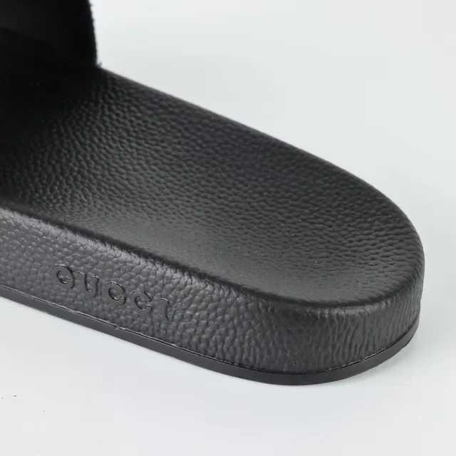 Gucci Slide काला Monogram स्ट्रैप चप्पल 4