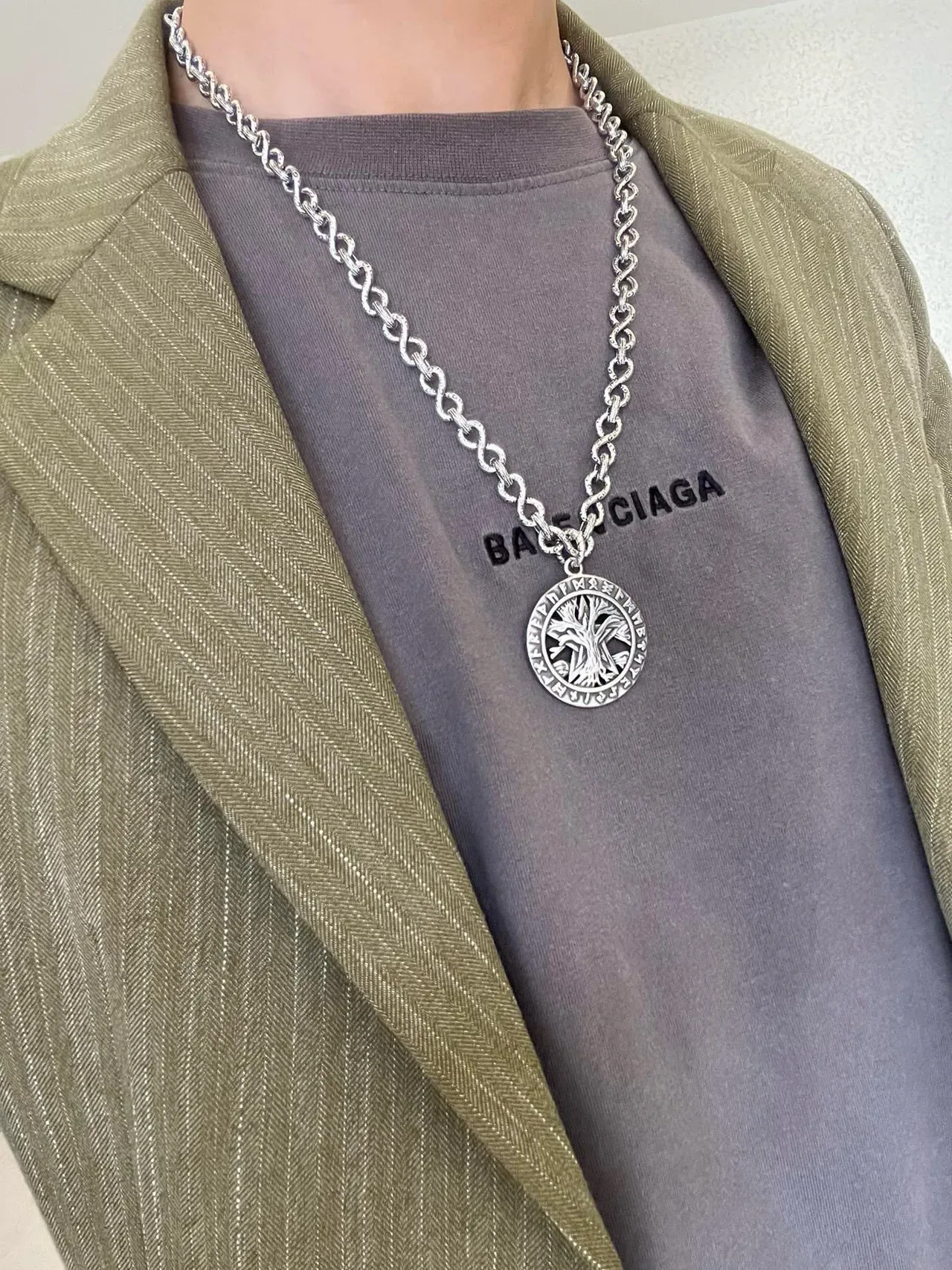 Gucci شجرة الحياة قلادة سلسلة فضية 9