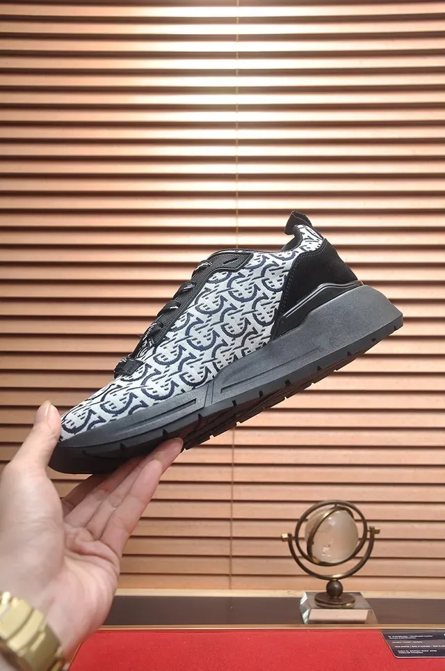 Gucci أبيض أسود Monogrammed Textile Upper Midsole منحوت أحذية رياضية أسلوب حياة 5