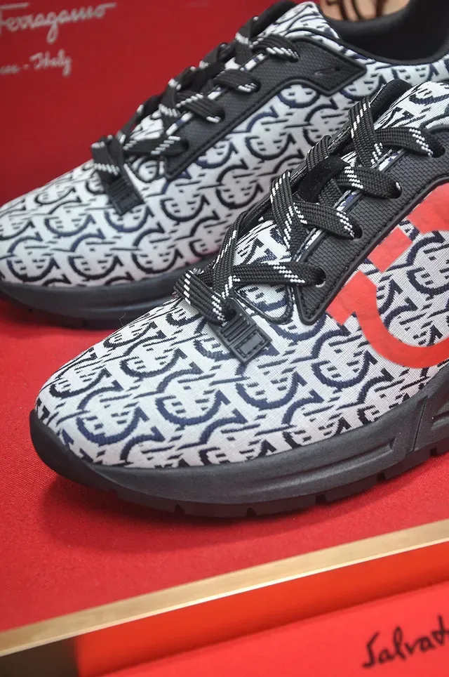 Gucci أبيض أسود Monogrammed Textile Upper Midsole منحوت أحذية رياضية أسلوب حياة 8