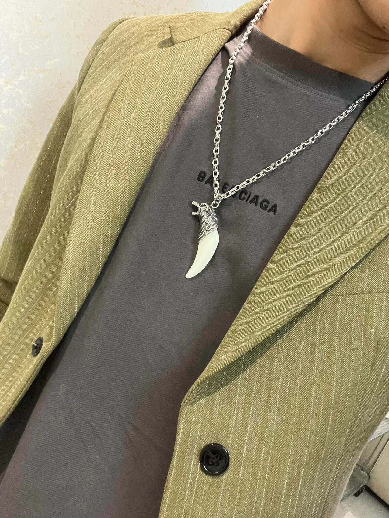 Gucci Wolf Head Tusk Pendant Necklace 5