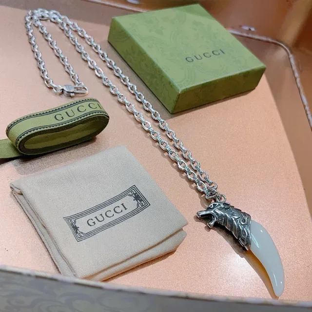 Gucci Wolf Head Tusk Pendant Necklace 7