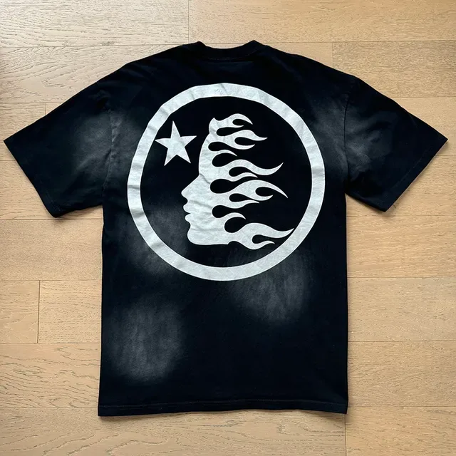Camiseta Hellstar GABOS oversized negra y blanca con estampado gráfico 5