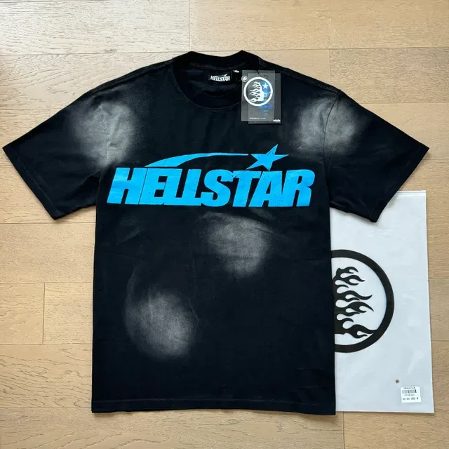 تي شيرت Hellstar أسود مبيض بطباعة جرافيك 9
