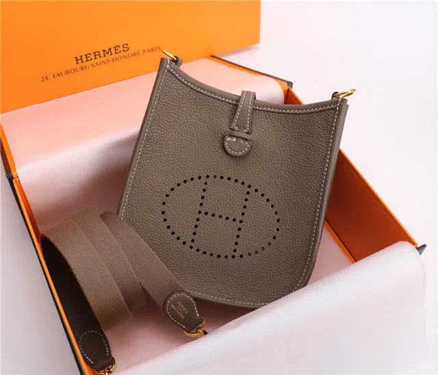 Hermès Evelyne Orange Perforated H Logo Underarm Bag 20