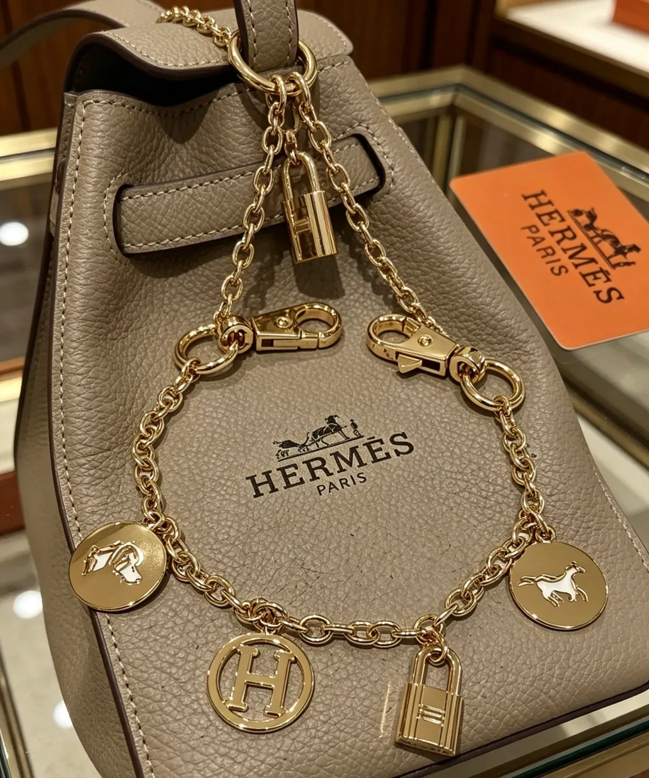 Hermès Gold Chain Four Circular Charms Bracelet 8