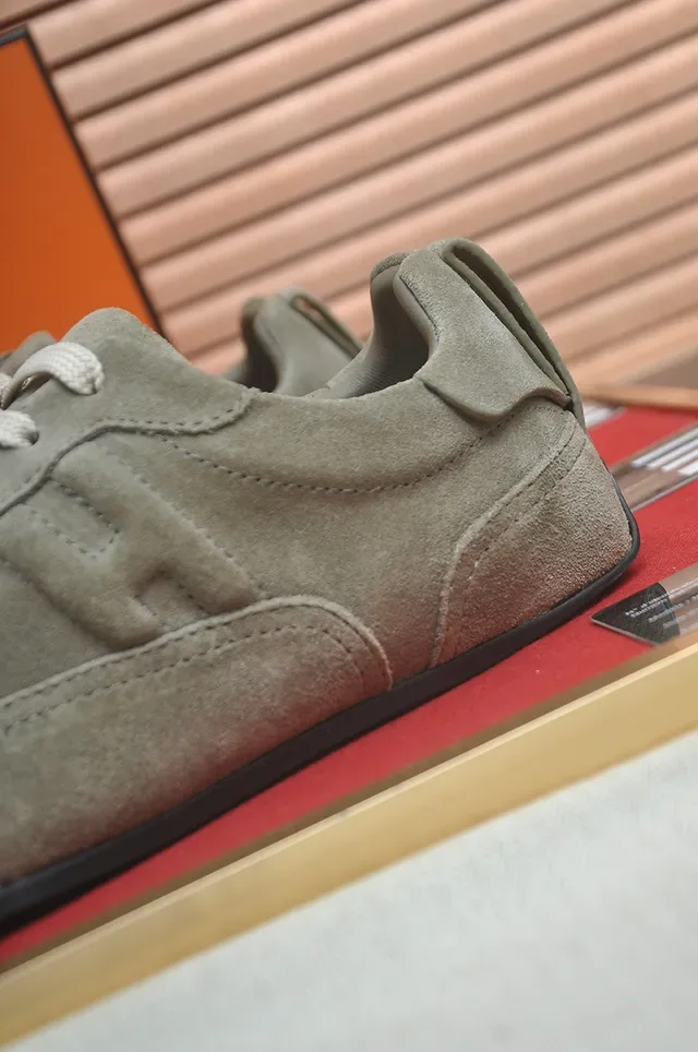 Hermès Gray Beige Suede Upper Low-Top Silhouette Sneakers 2