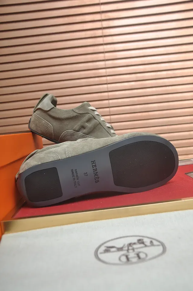 Hermès Gray Beige Suede Upper Low-Top Silhouette Sneakers 3