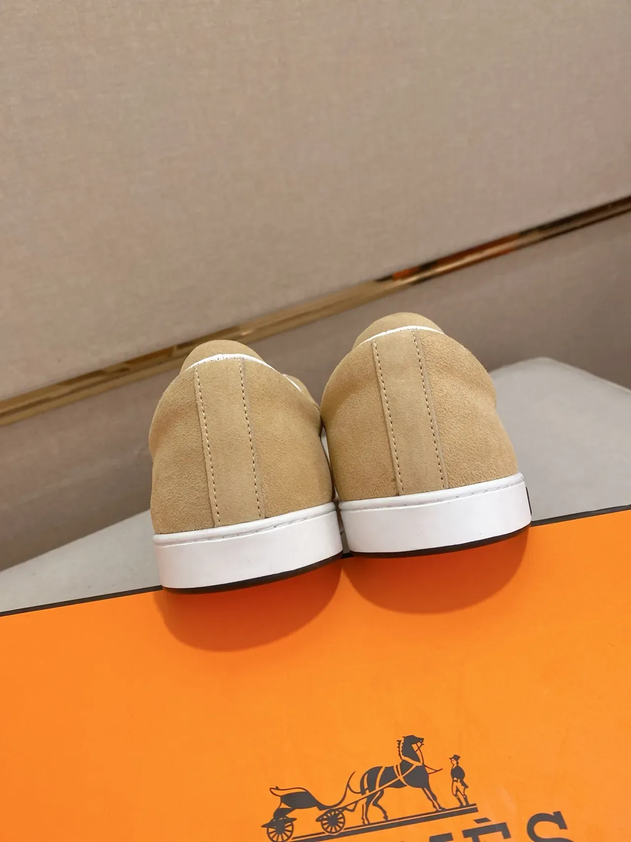 Hermès H Sneaker Beige Suede Semelle Blanche Lifestyle Sneakers 3