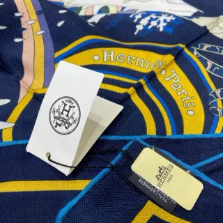 Hermès وشاح كشمير بحري أصفر نسيج herringbone حدود مطبوعة