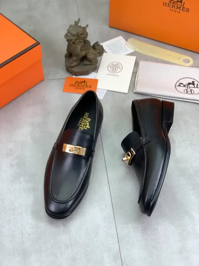 Hermès Oran Mocasines de Cuero Negro con Hebilla de Oro 6