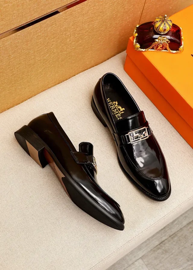 Hermès Oran Loafers Preto Couro Verniz Fivela Cavalo e Carruagem 3