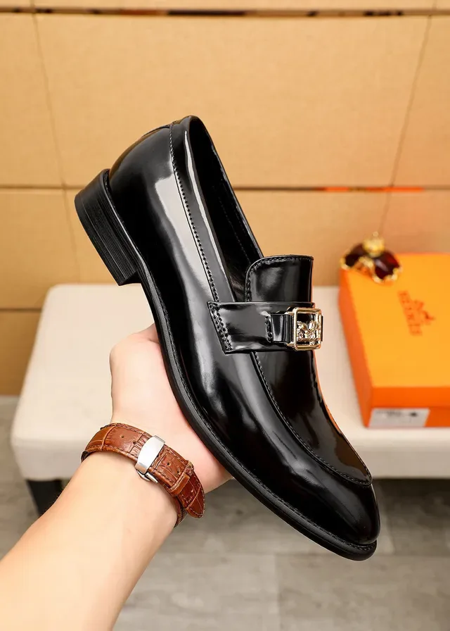 Hermès Oran Loafers Preto Couro Verniz Fivela Cavalo e Carruagem 4