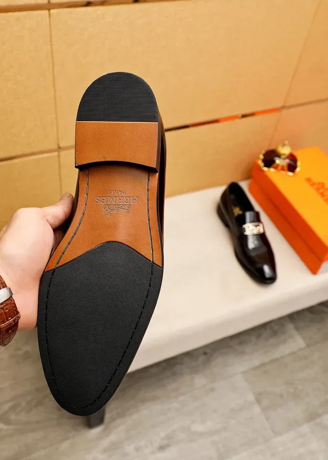 Hermès Oran Loafers Preto Couro Verniz Fivela Cavalo e Carruagem 8