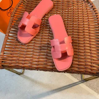 Hermès Oran Coral Pink H-Strap Slippers