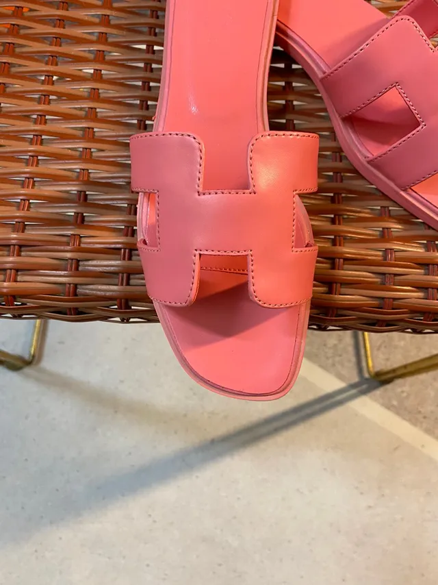 Hermès Oran Coral Pink H-Strap Slippers 2