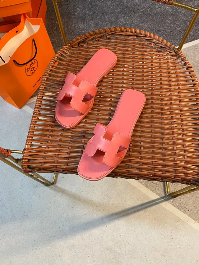 Hermès Oran Coral Pink H-Strap Slippers 3