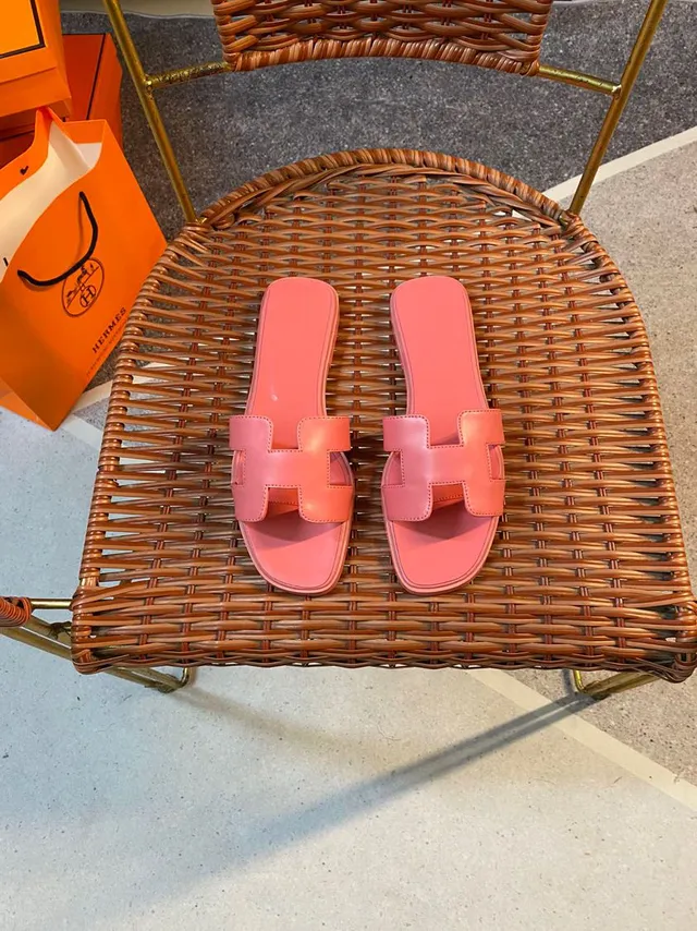 Hermès Oran Coral Pink H-Strap Slippers 4