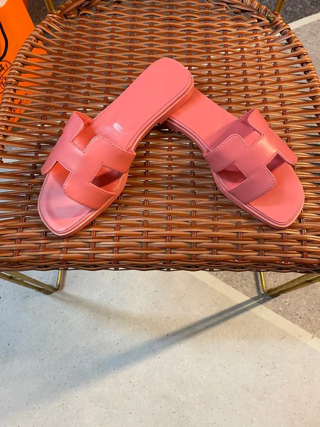 Hermès Oran Coral Pink H-Strap Slippers 6