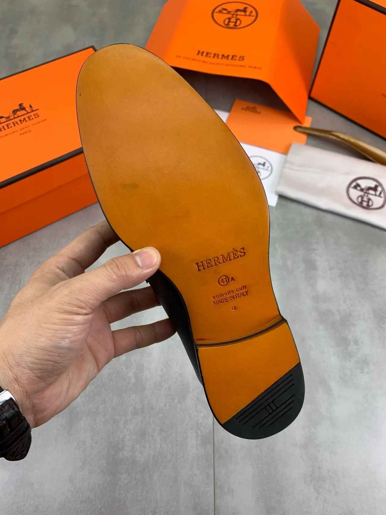 Hermès Oran Loafer جلد أسود ذو نسيج H-Buckle لوفر 3