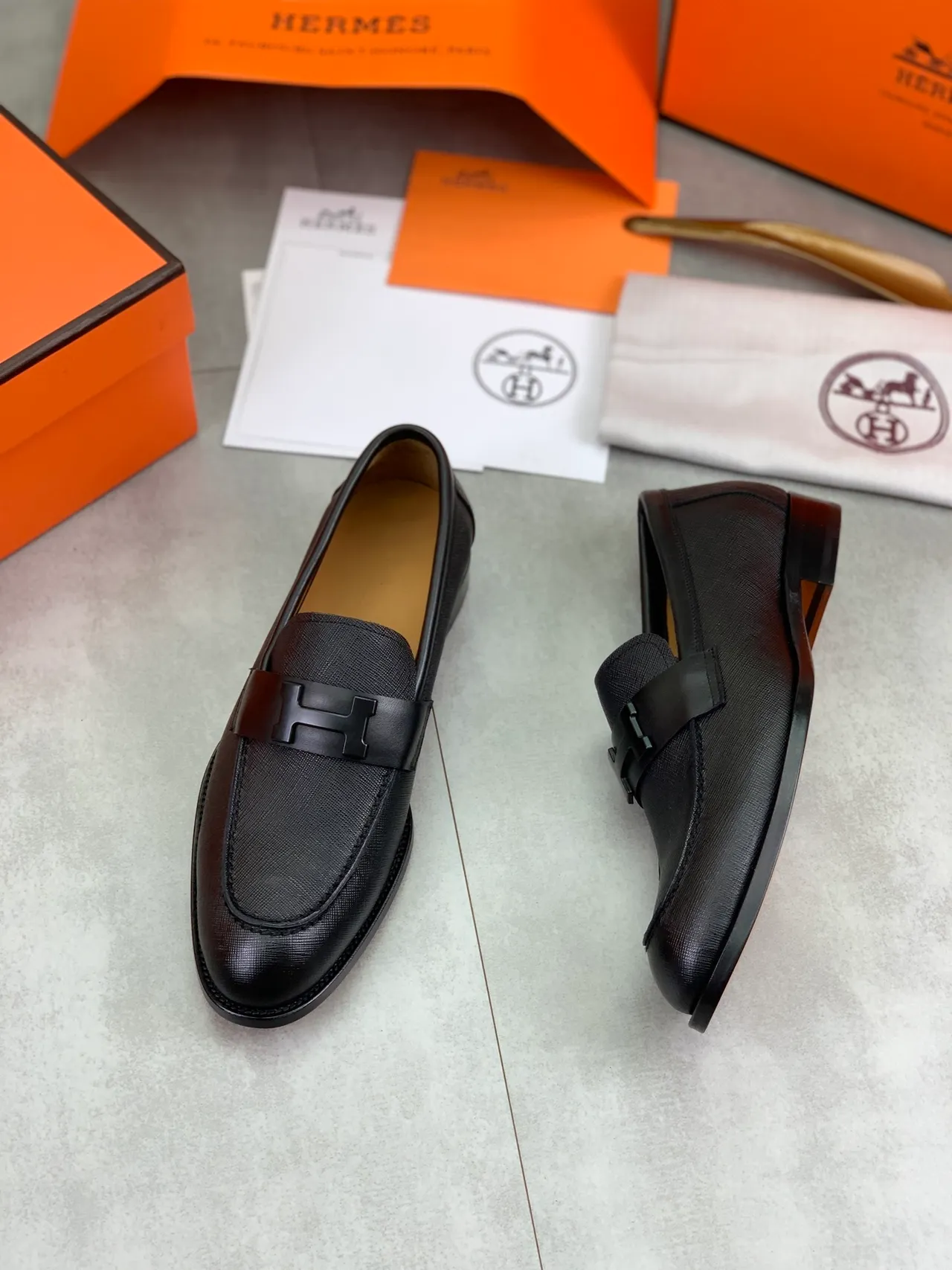 Hermès Oran Loafer جلد أسود ذو نسيج H-Buckle لوفر 5