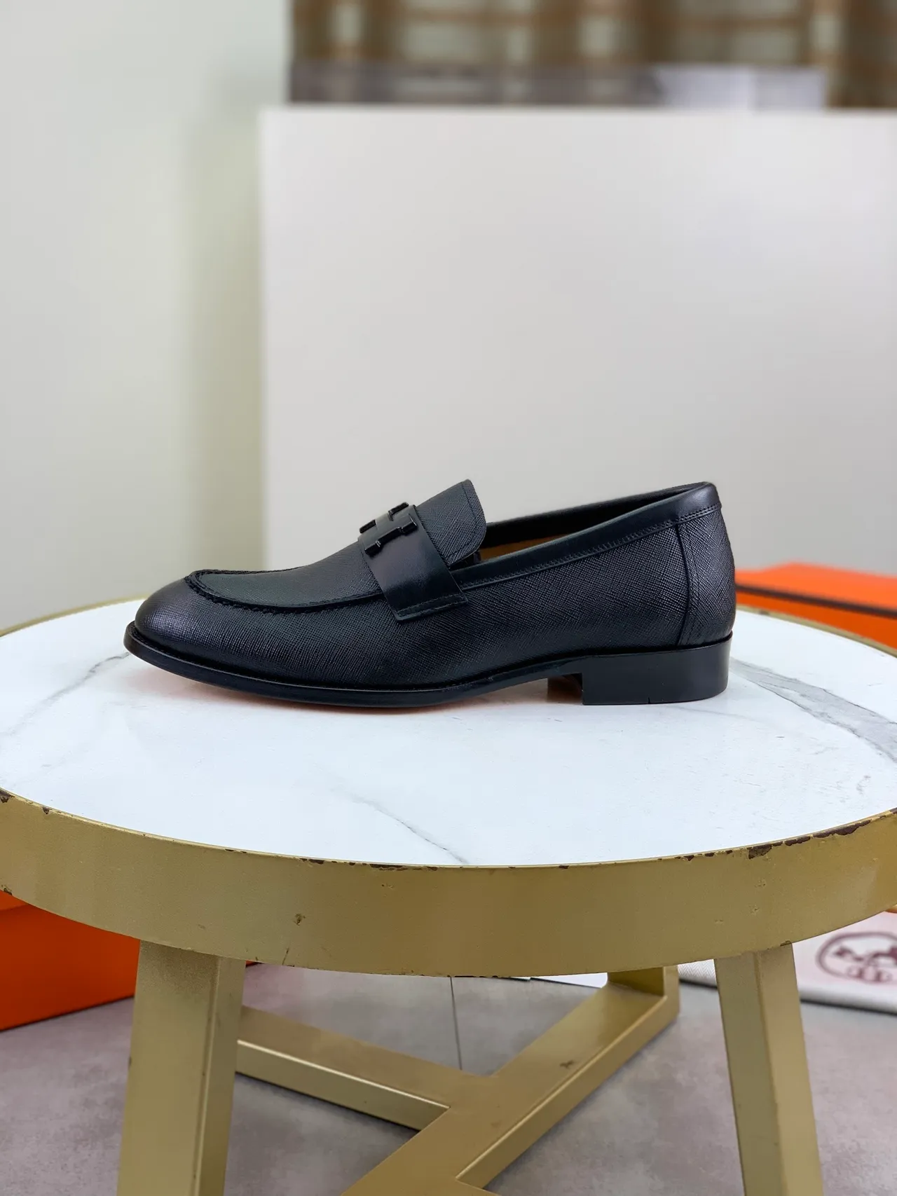 Hermès Oran Loafer جلد أسود ذو نسيج H-Buckle لوفر 7