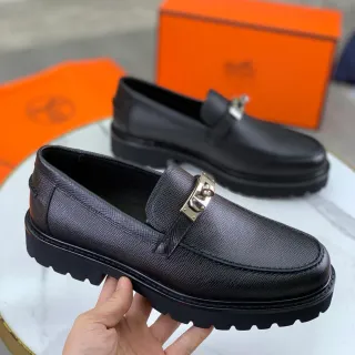 Hermès Oran Loafer cuero negro texturizado H-Buckle Slip-On Loafers