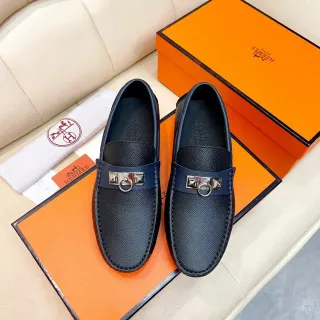 Hermès Oran Loafer Couro texturizado Azul marinho Slip-On