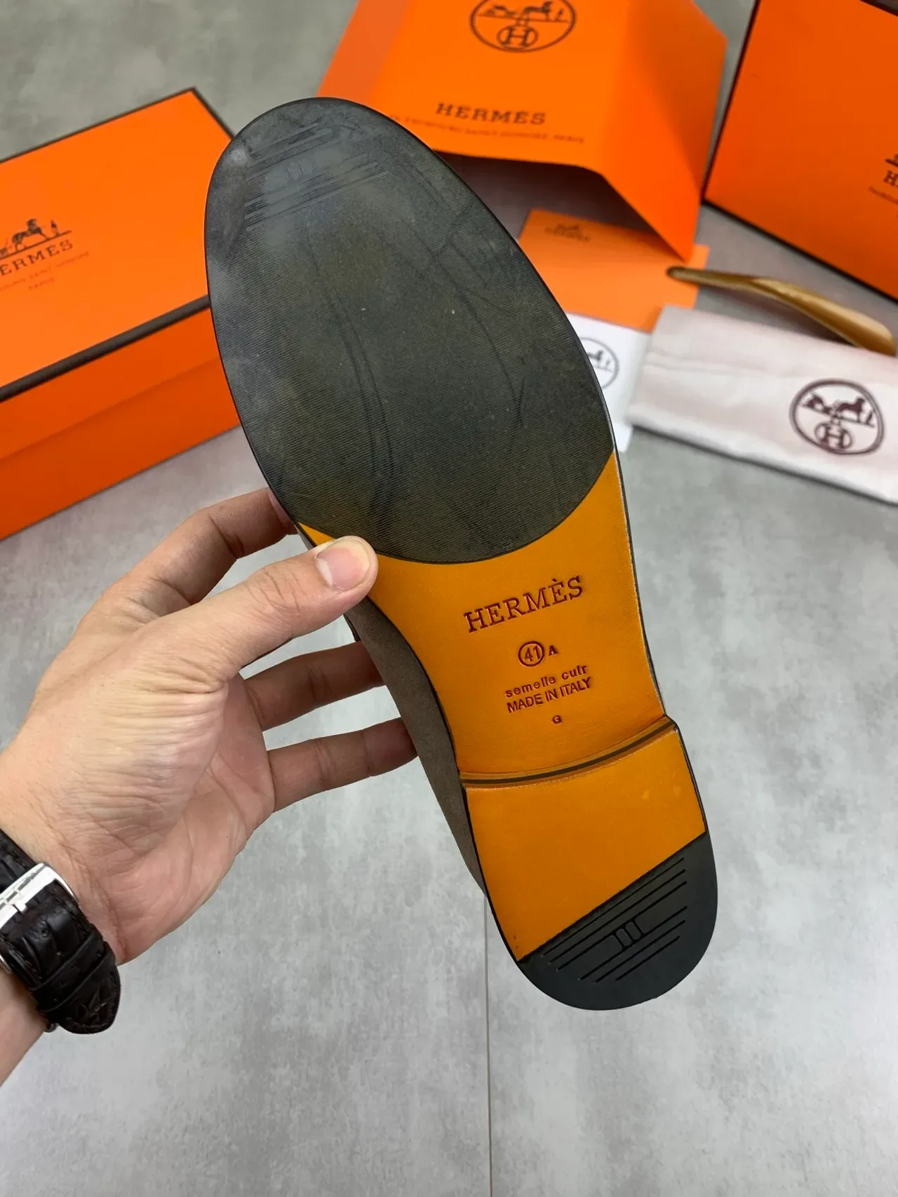 Hermès Oran Loafer Camurça Taupe Slip-On 4