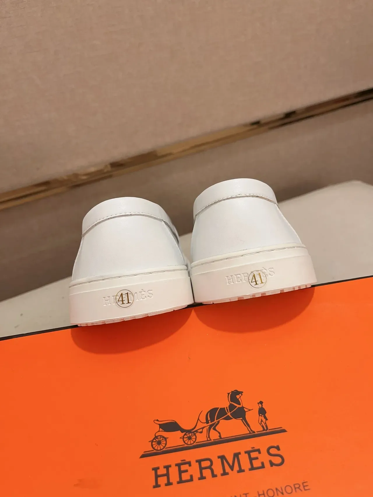 Hermès Oran Loafer de couro branco com tira franjada e plataforma 3