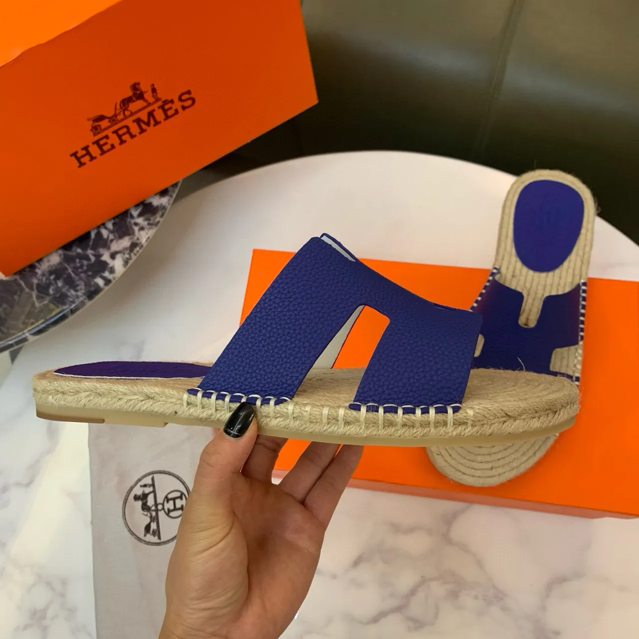 Hermès Oran Chaussons en Cuir Bleu Royal Bride H Semelle en Jute 5