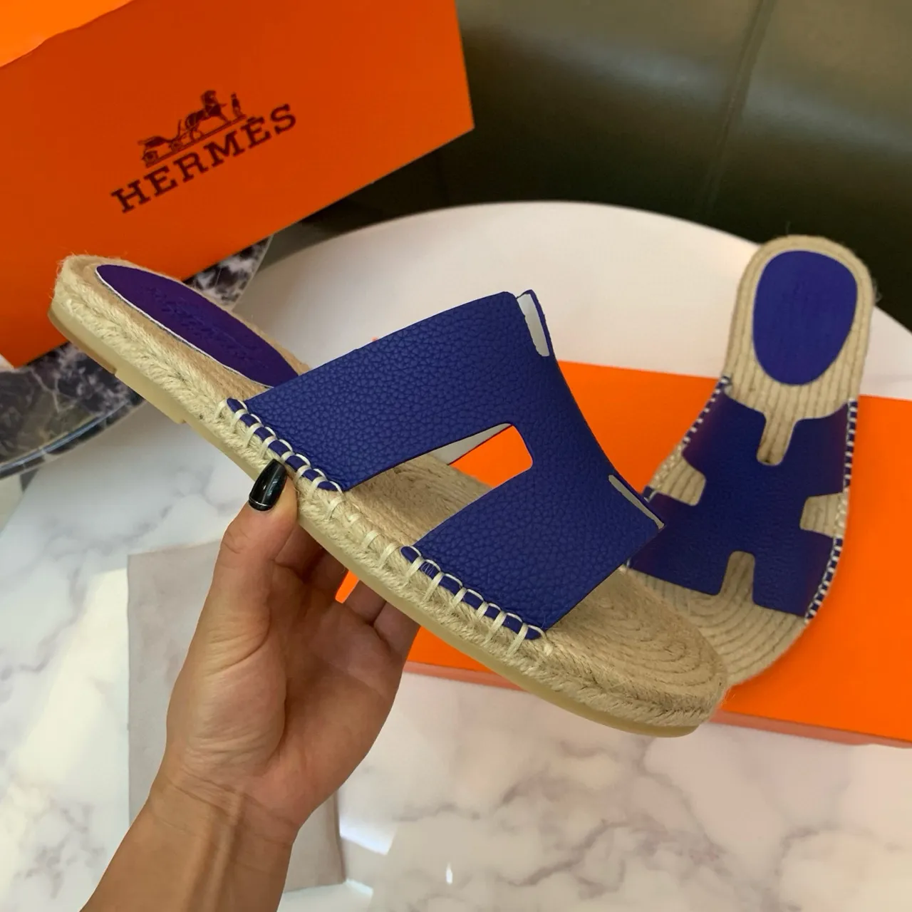Hermès Oran Chaussons en Cuir Bleu Royal Bride H Semelle en Jute 6