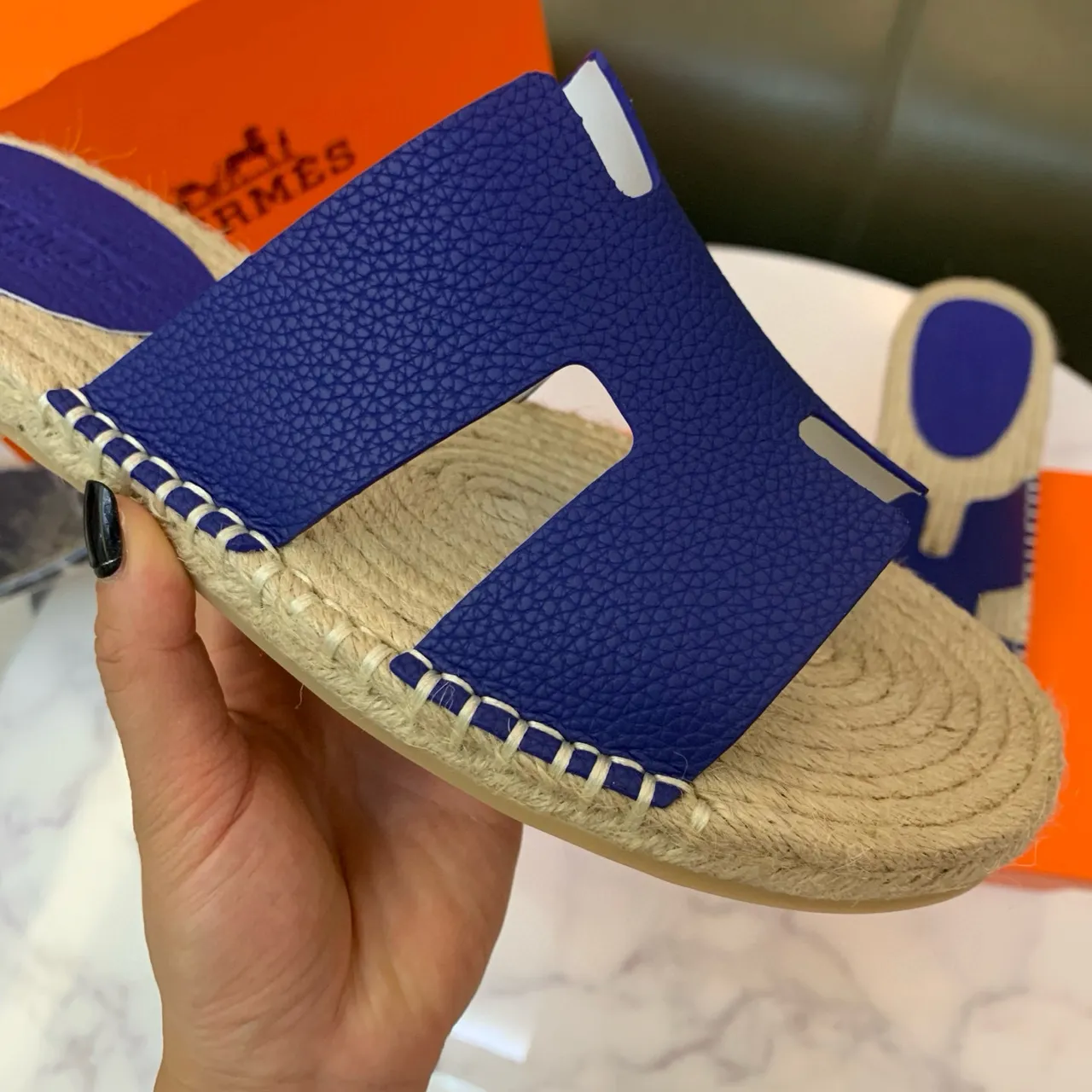 Hermès Oran Chaussons en Cuir Bleu Royal Bride H Semelle en Jute 8