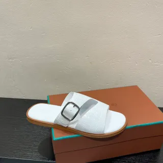 Hermès Oran White Croc-Embossed Leather Slippers