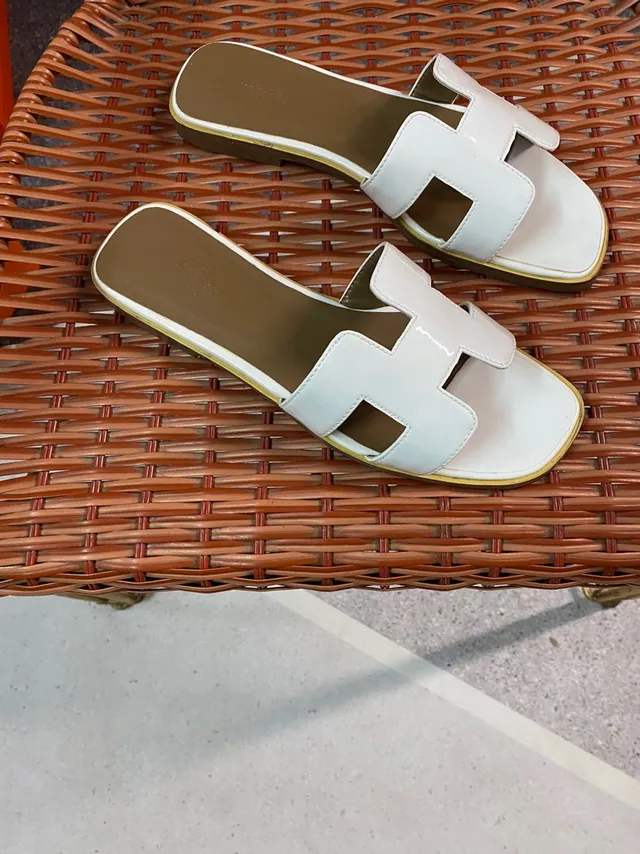 Hermès Oran White Glossy Leather H-Strap Slippers 3