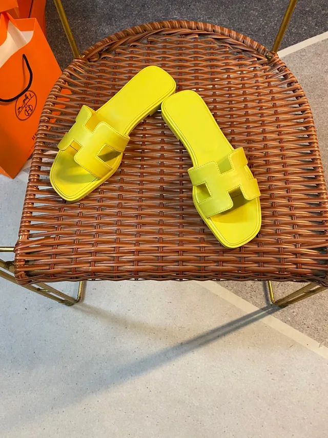 Hermès Oran Yellow H-Strap Slippers 3