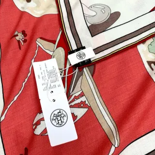 Hermès Motivo de Dibujo Animado Impreso Pañuelo de Seda Rojo