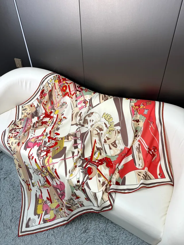 Hermès Motif de Dessin Animé Imprimé Écharpe de Soie Rouge 8
